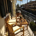 The Bluehouse - Spacious Floor Flat With Parking, By Mon Repos *