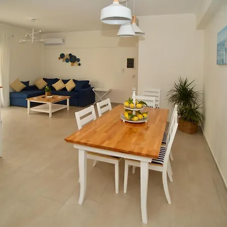 The Bluehouse - Spacious Floor Flat With Parking, By Mon Repos * コルフ島