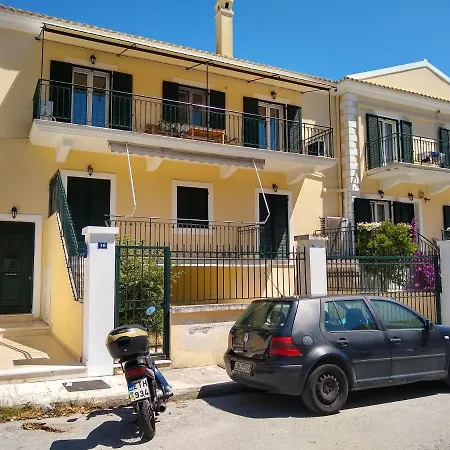 The Bluehouse - Spacious Floor Flat With Parking, By Mon Repos