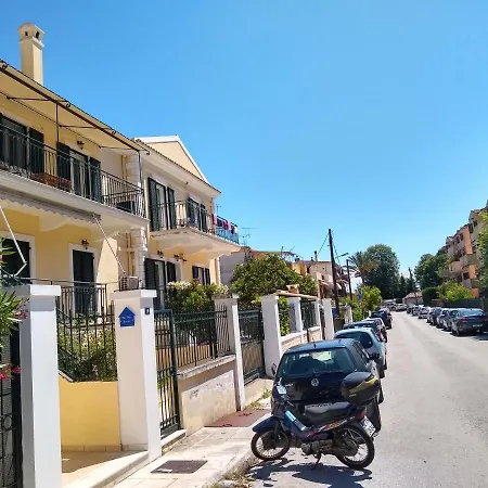 The Bluehouse - Spacious Floor Flat With Parking, By Mon Repos *