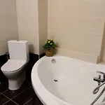Daire The Bluehouse - Spacious Floor Flat With Parking, By Mon Repos *