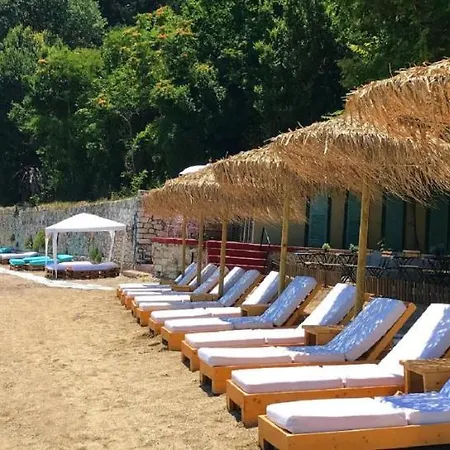Διαμέρισμα The Bluehouse - Spacious Floor Flat With Parking, By Mon Repos *