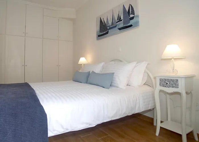 Apartment The Bluehouse - Spacious Floor Flat With Parking, By Mon Repos