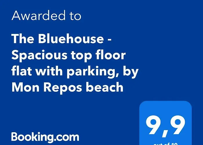 The Bluehouse - Spacious Floor Flat With Parking, By Mon Repos Apartment